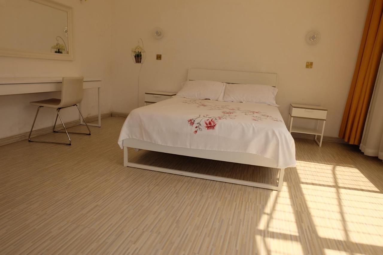 Studios Corniche Abu Dhabi Exterior photo