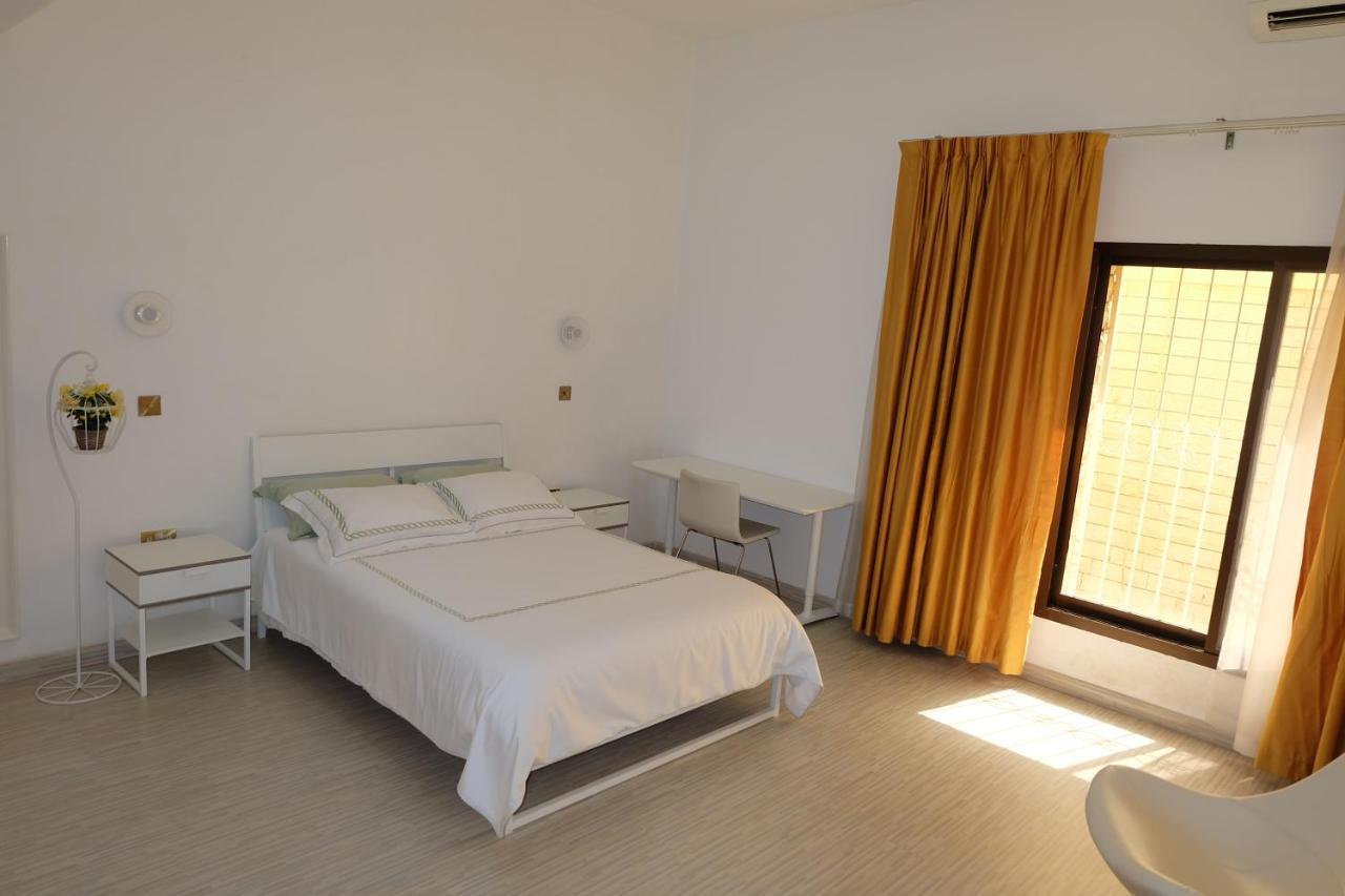Studios Corniche Abu Dhabi Exterior photo