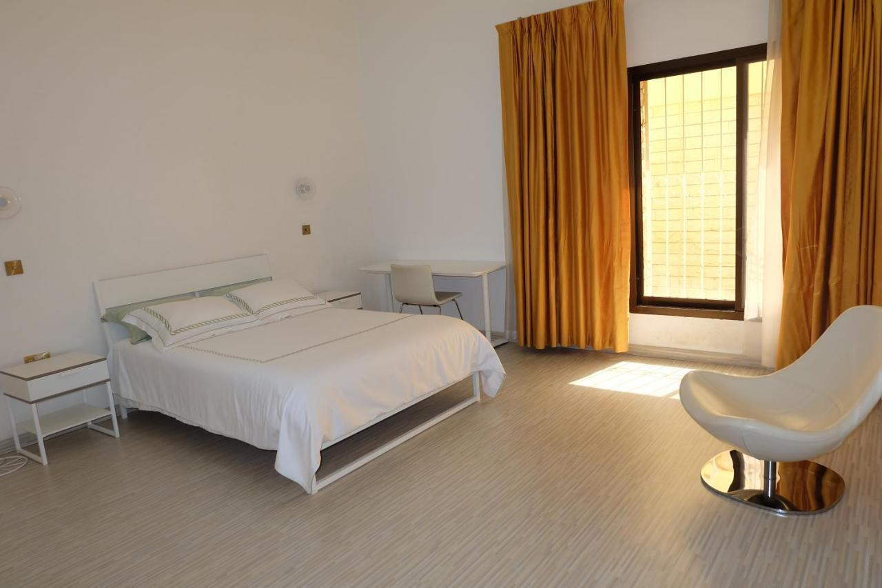 Studios Corniche Abu Dhabi Exterior photo